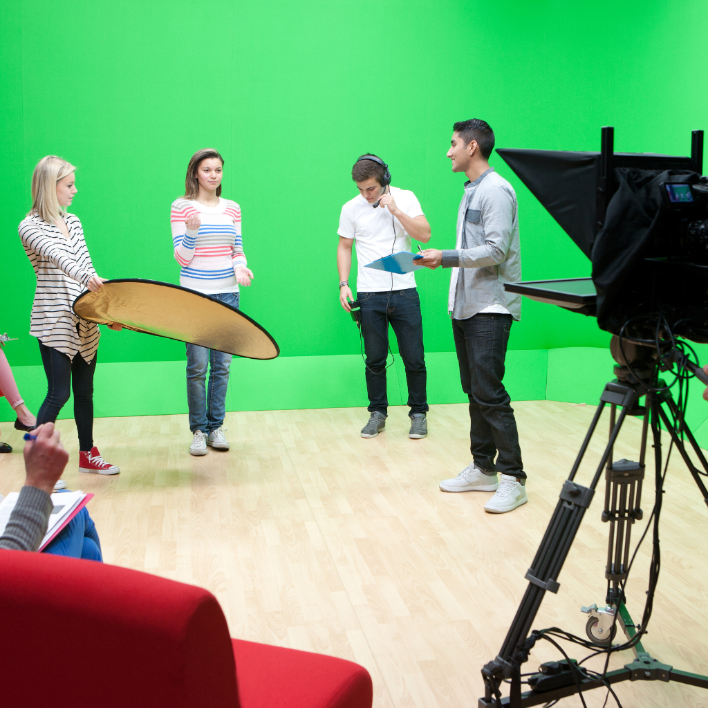 A dynamic Chroma Studio with advanced green screen technology and professional lighting, providing a versatile backdrop for creative projects in photography, filmmaking, and content creation.